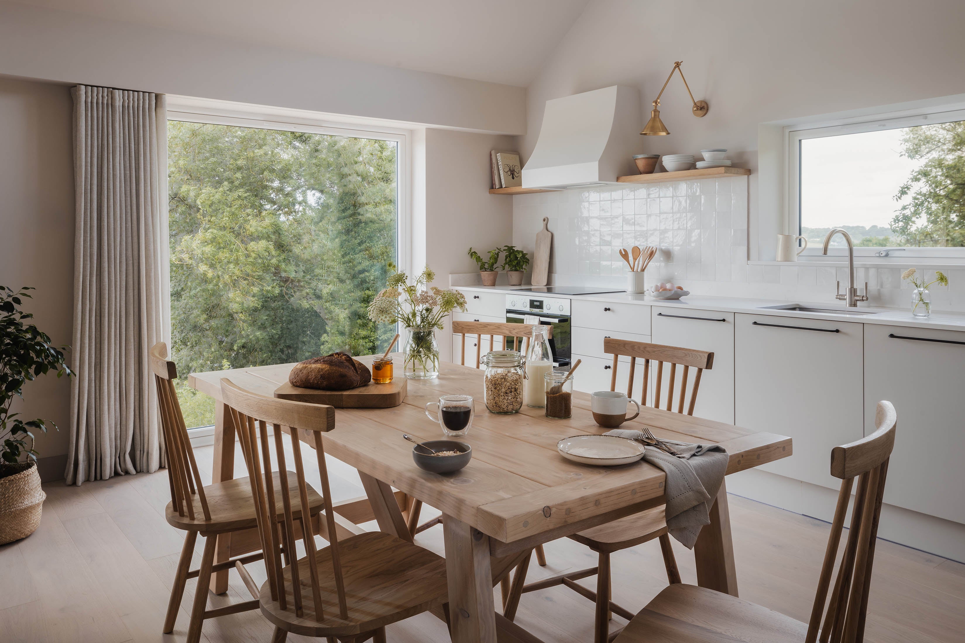 Coast Indoor Dining Table