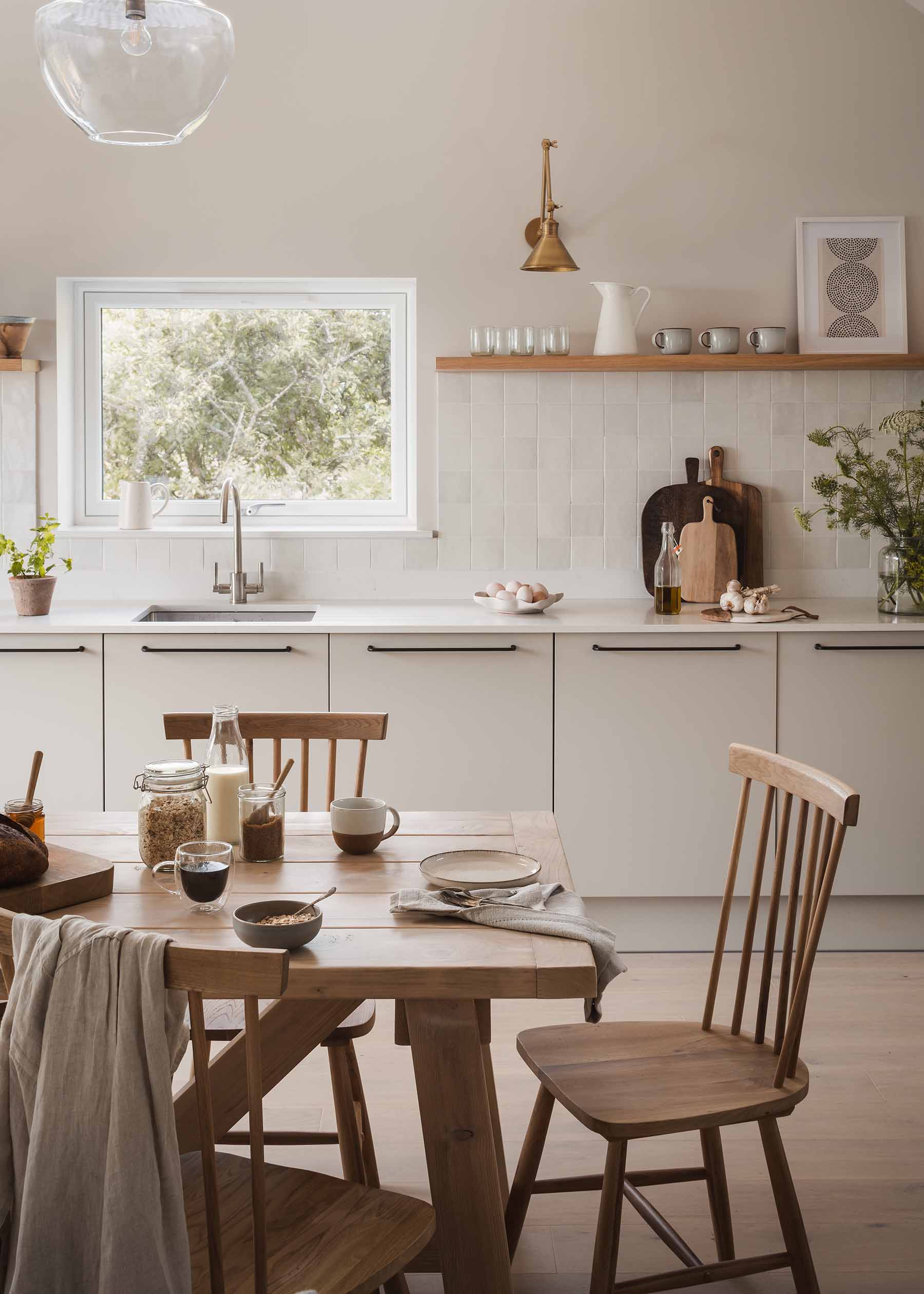 Coast Indoor Dining Table