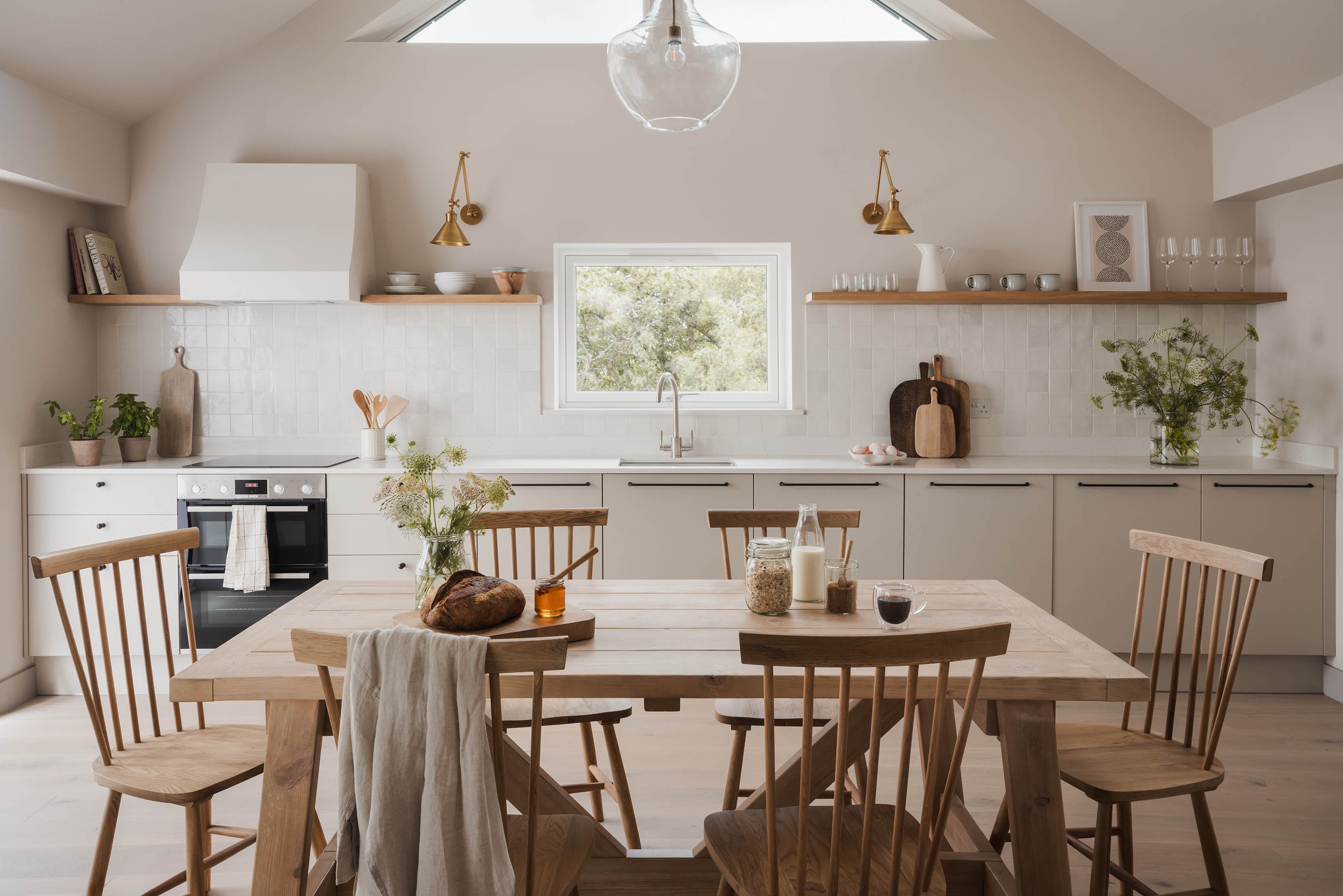 Coast Indoor Dining Table