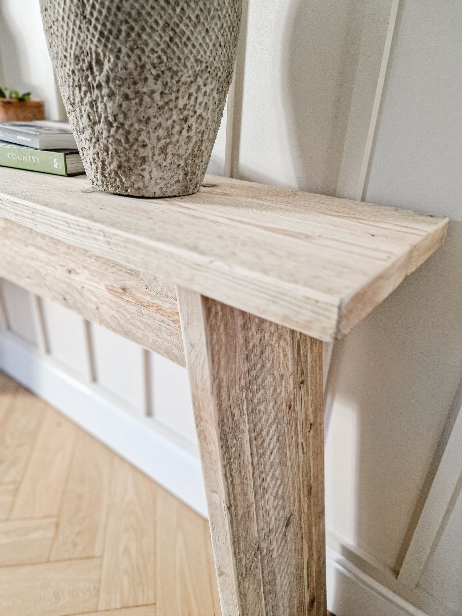 Isle Console Table