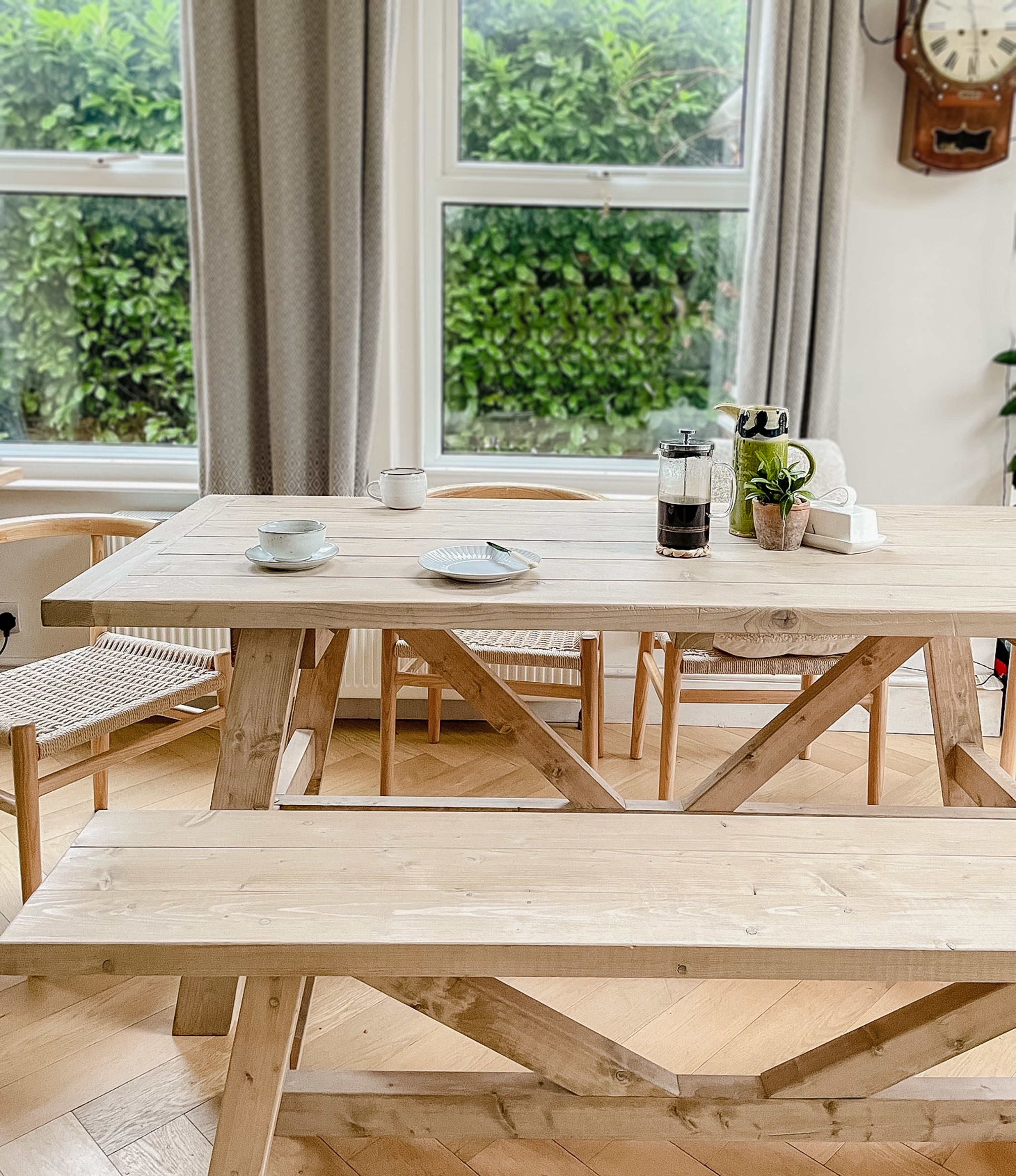 Coast Indoor Dining Table